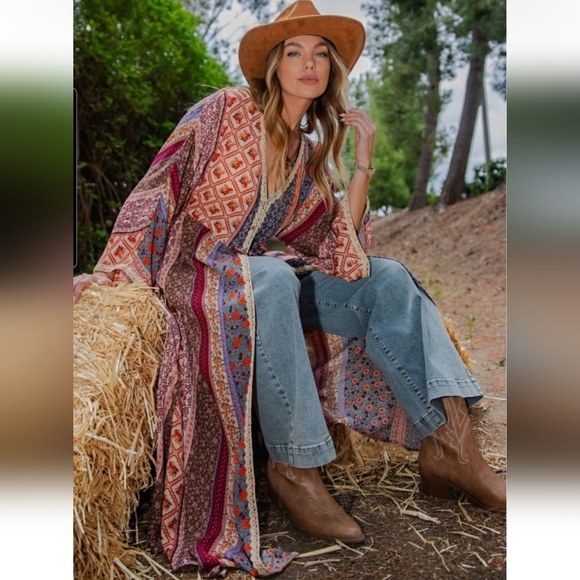 Easel Bell Sleeve Printed Maxi Duster Dress New - Picture 2 of 7